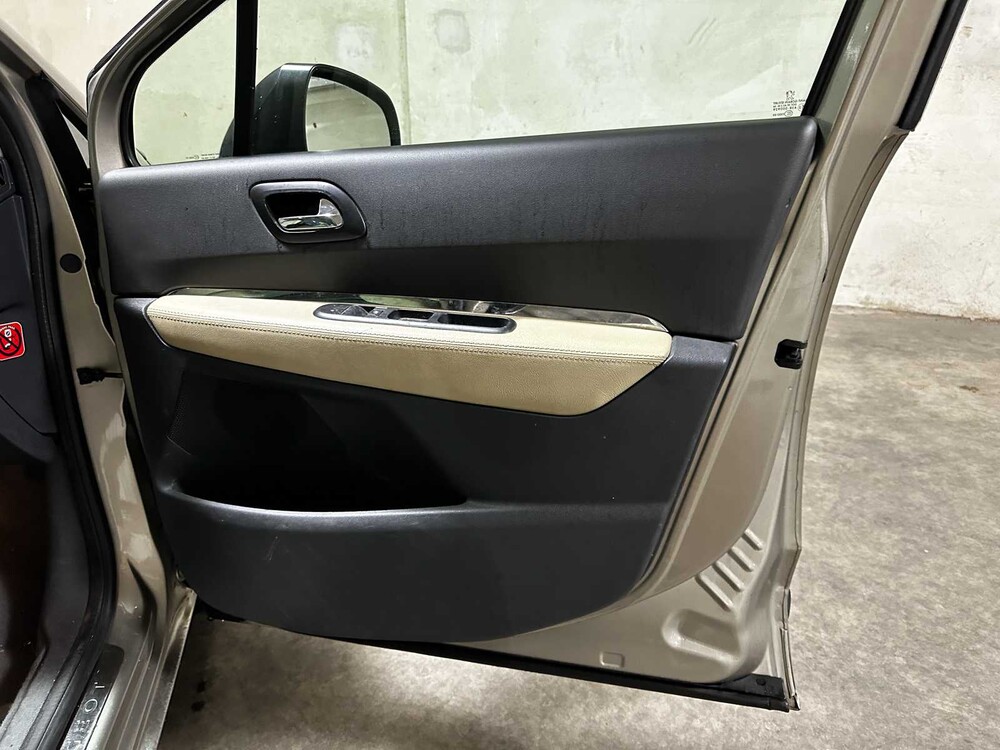 Peugeot 5008 1.6 THP Blue Lease Executive 7-persoons 156pk 2012 (Origineel-NL), 31-TZN-5