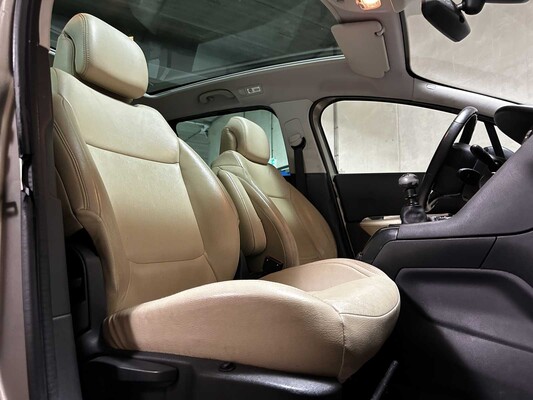 Peugeot 5008 1.6 THP Blue Lease Executive 7-persoons 156pk 2012 (Origineel-NL), 31-TZN-5