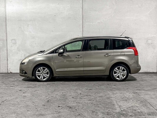 Peugeot 5008 1.6 THP Blue Lease Executive 7-persoons 156pk 2012 (Origineel-NL), 31-TZN-5