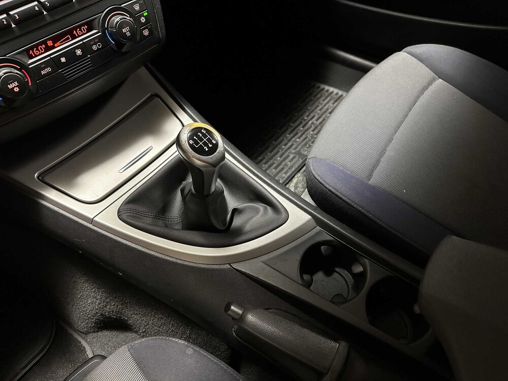 BMW 116i High Executive 1-Series 116hp 2006 (Original-NL), 81-ST-JS