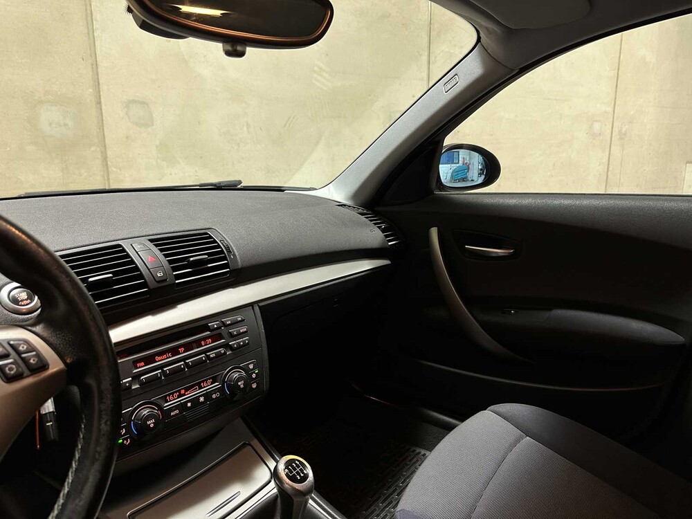 BMW 116i High Executive 1-serie 116pk 2006 (Origineel-NL), 81-ST-JS