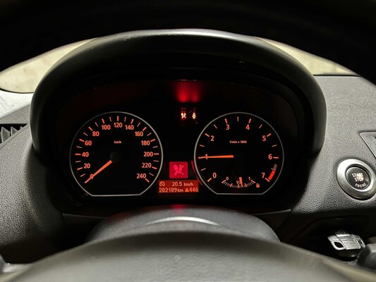 BMW 116i High Executive 1-serie 116pk 2006 (Origineel-NL), 81-ST-JS