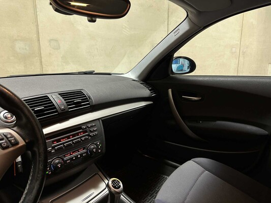 BMW 116i High Executive 1-serie 116pk 2006 (Origineel-NL), 81-ST-JS