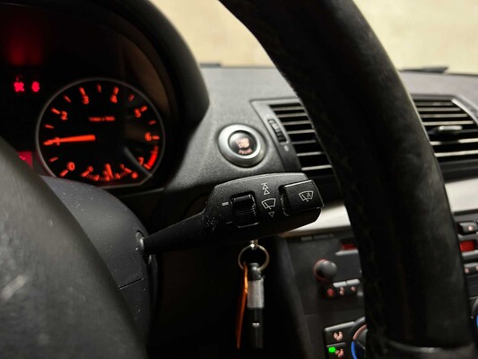 BMW 116i High Executive 1-serie 116pk 2006 (Origineel-NL), 81-ST-JS