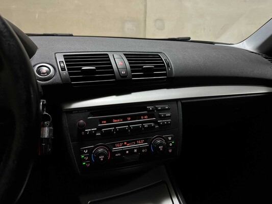 BMW 116i High Executive 1-serie 116pk 2006 (Origineel-NL), 81-ST-JS