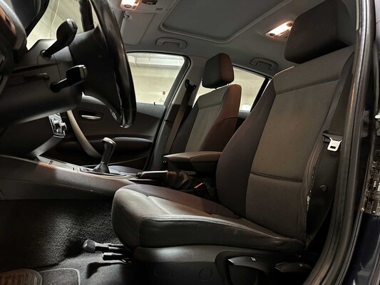 BMW 116i High Executive 1-serie 116pk 2006 (Origineel-NL), 81-ST-JS