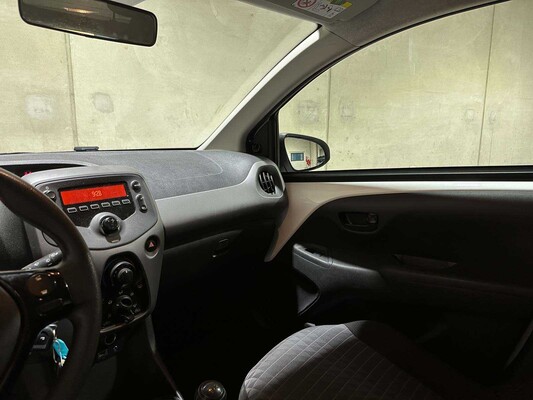Peugeot 108 1.0 e-VTi Active 72pk 2021 (Origineel-NL), N-569-KN