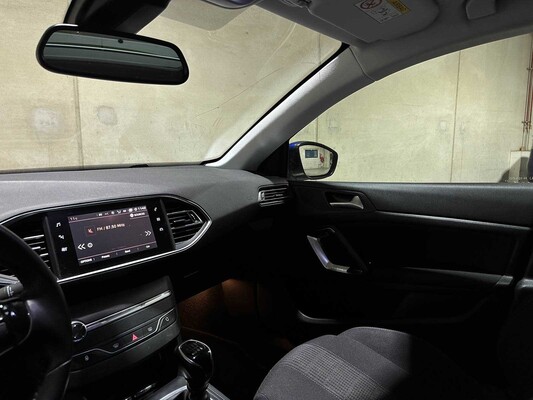 Peugeot 308 SW 1.2 PureTech Blue Lease Premium 5D 131 PS 2020 (Original-NL), H-199-PD