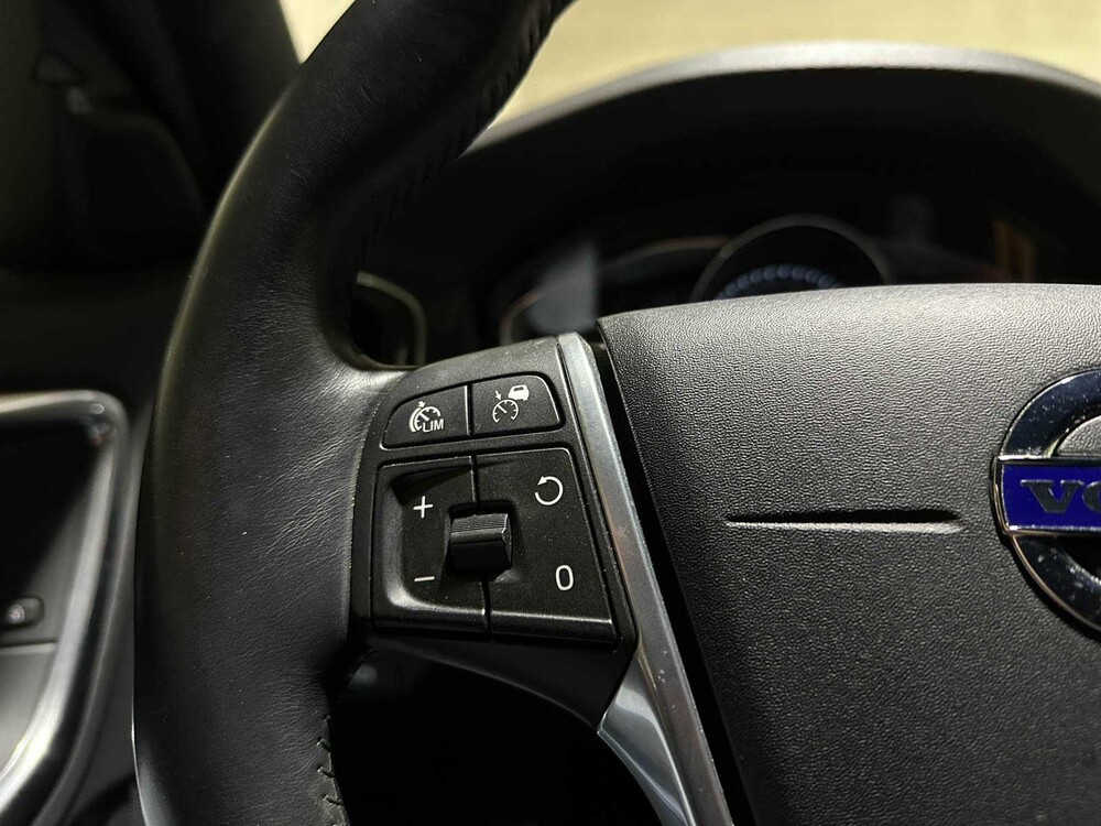 Volvo V60 2.4 D5 Twin Engine Special Edition 163pk 2015, NH-759-L
