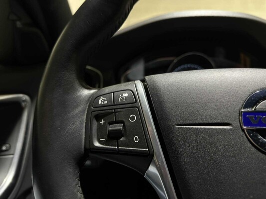 Volvo V60 2.4 D5 Twin Engine Special Edition 163pk 2015, NH-759-L