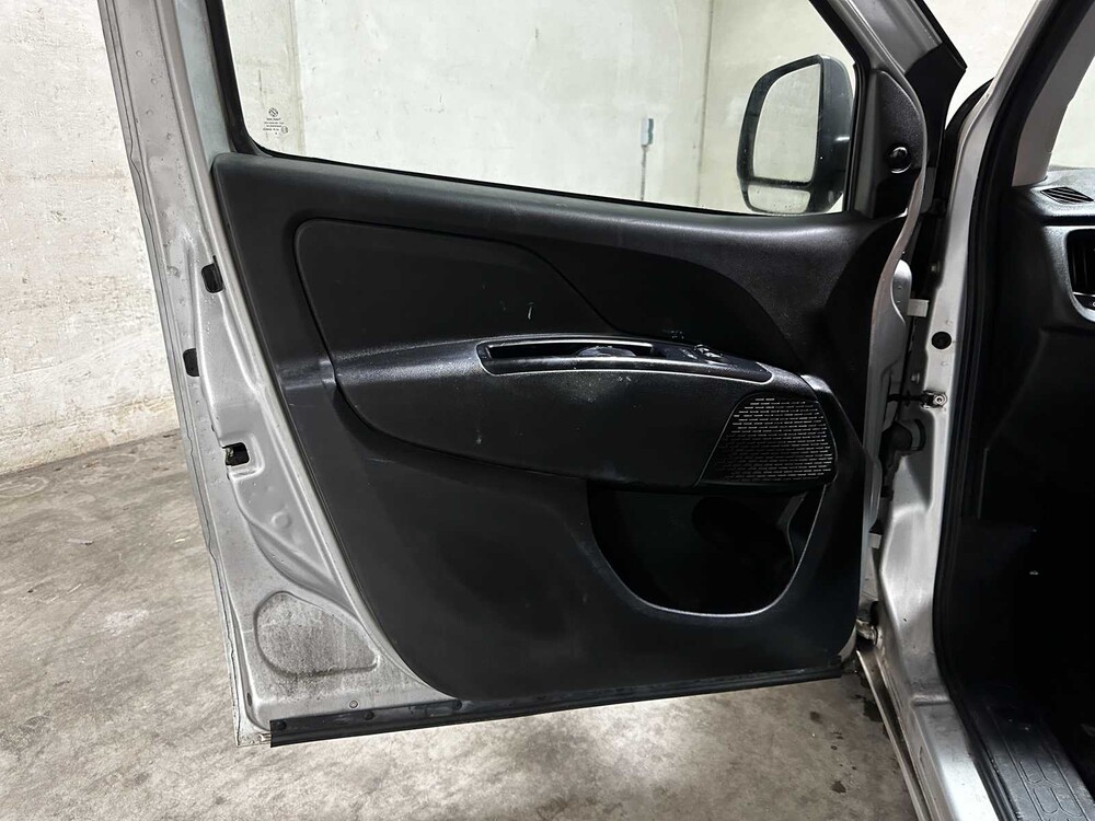 Fiat Doblò Cargo 1,6 MJ L1H2 SX 105 PS 2016, V-026-BB