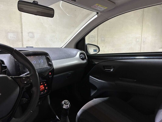 Peugeot 108 1.2 Puretech Allure 82pk 2015, PP-318-L