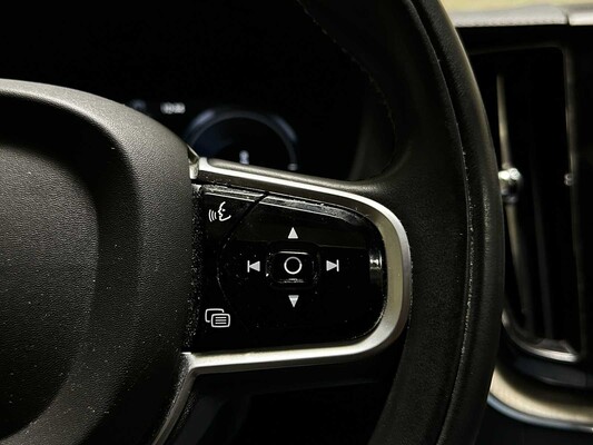Volvo XC60 2.0 Recharge T6 AWD Inscription 340pk 2020 (Origineel-NL + 1e eigenaar), J-086-TD