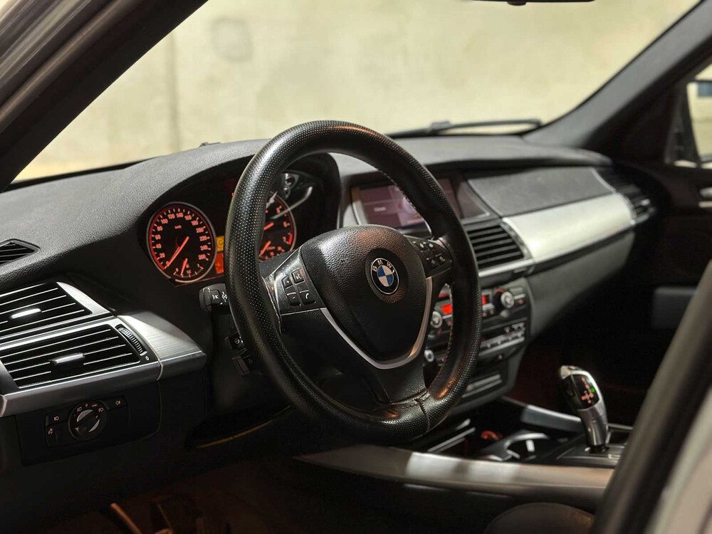 BMW X5 xDrive48i 4,8 V8 E70 355 PS 2007, P-834-RB Youngtimer