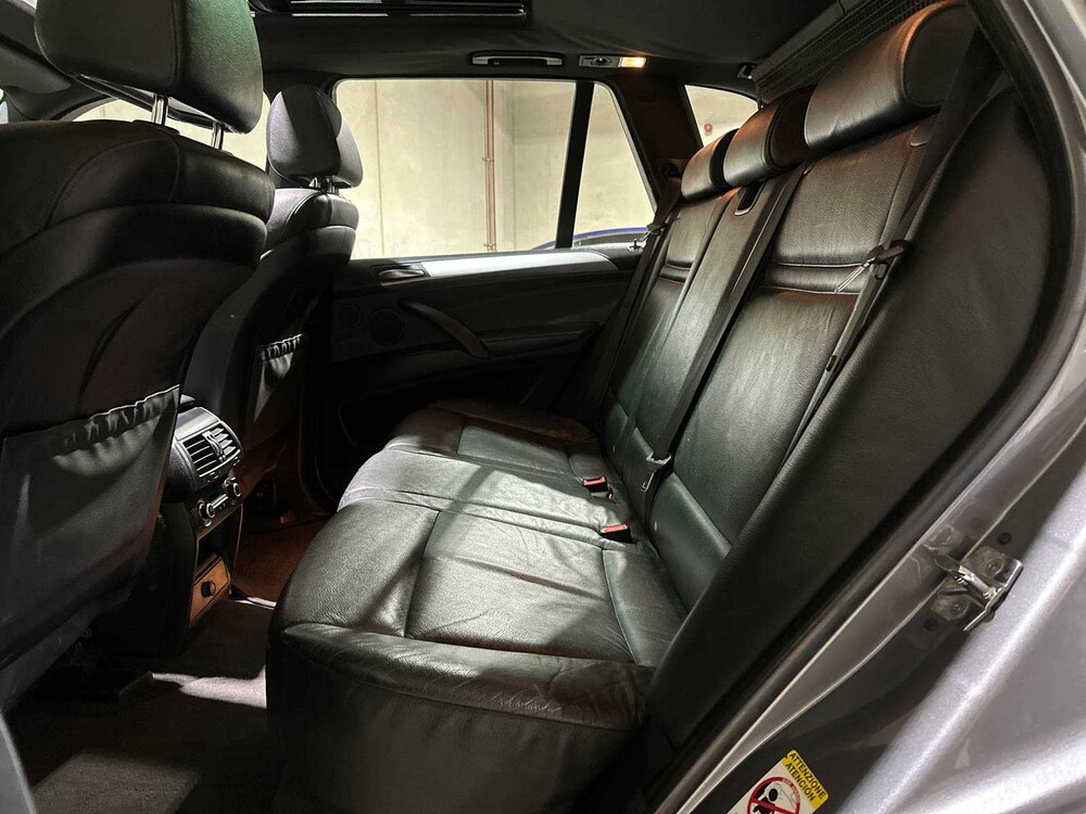 BMW X5 xDrive48i 4.8 V8 E70 355pk 2007, P-834-RB Youngtimer