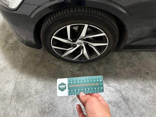 Volvo V60 2,0 D3 Beschriftung 150 PS 2020, T-509-FB