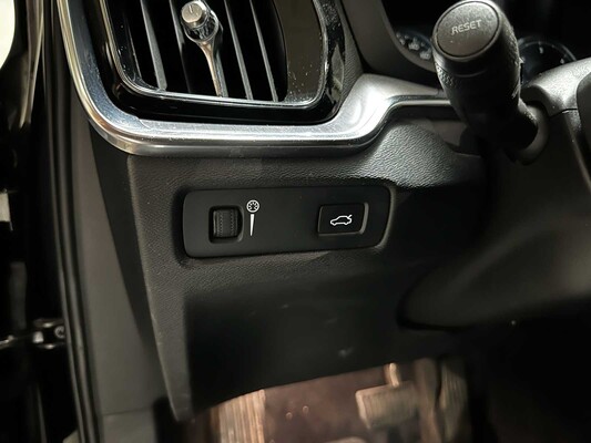 Volvo V60 2,0 D3 Beschriftung 150 PS 2020, T-509-FB