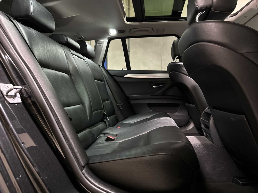 BMW 520d Touring High Executive M Sport 184pk 2013 5-serie, NN-706-Z