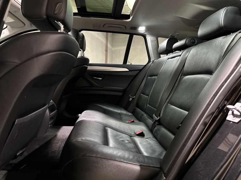 BMW 520d Touring High Executive M Sport 184pk 2013 5-serie, NN-706-Z
