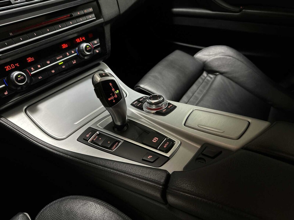 BMW 520d Touring High Executive M Sport 184pk 2013 5-serie, NN-706-Z