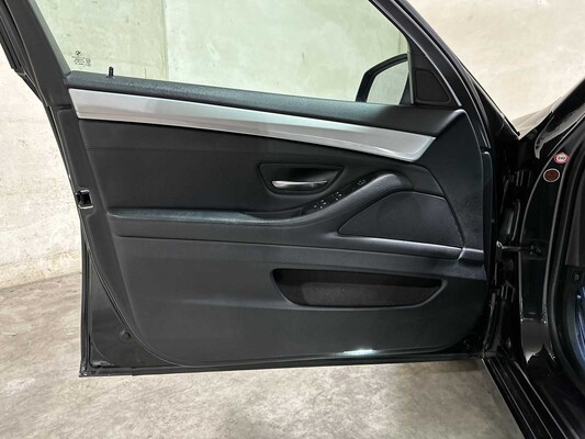 BMW 520d Touring High Executive M Sport 184pk 2013 5-serie, NN-706-Z