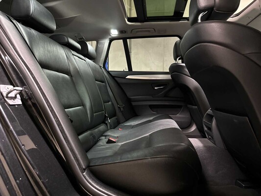 BMW 520d Touring High Executive M Sport 184pk 2013 5-serie, NN-706-Z