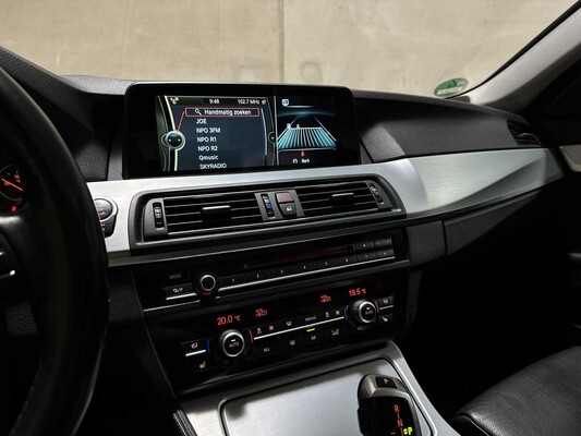 BMW 520d Touring High Executive M Sport 184pk 2013 5-serie, NN-706-Z