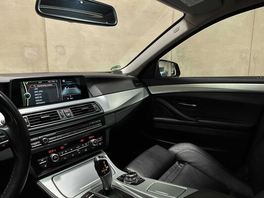 BMW 520d Touring High Executive M Sport 184pk 2013 5-serie, NN-706-Z