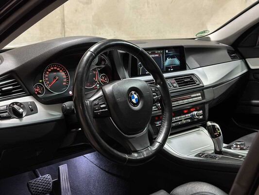 BMW 520d Touring High Executive M Sport 184pk 2013 5-serie, NN-706-Z