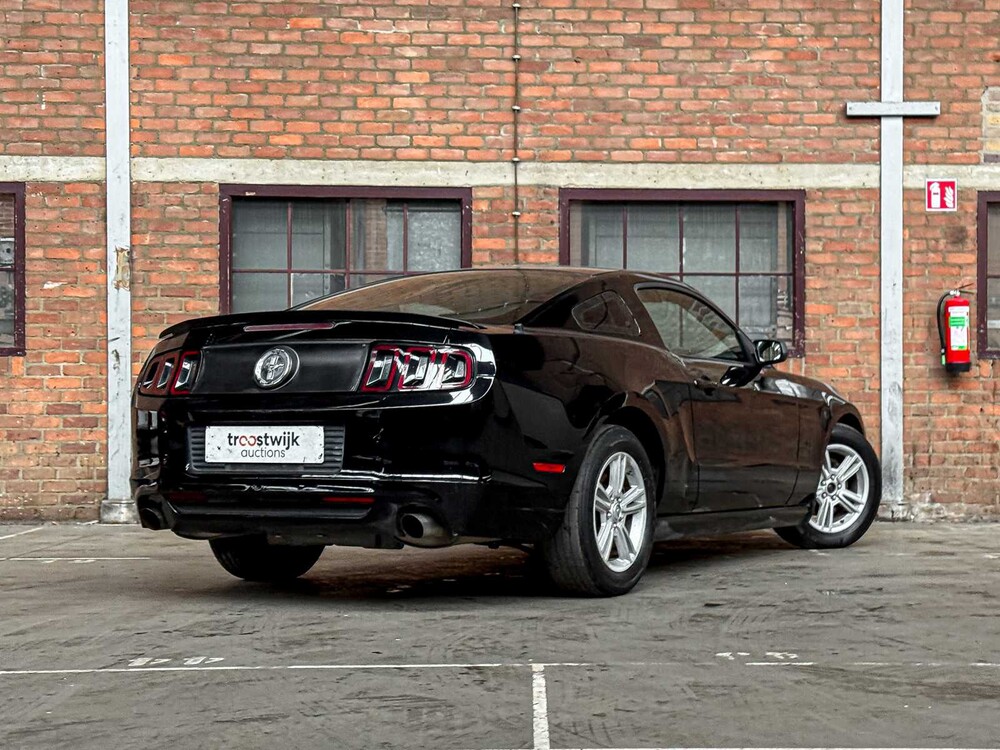 Ford Mustang 3.7 V6 305pk 2012 Coupe -Handgeschakeld-