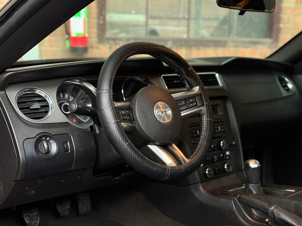 Ford Mustang 3.7 V6 305pk 2012 Coupe -Handgeschakeld-