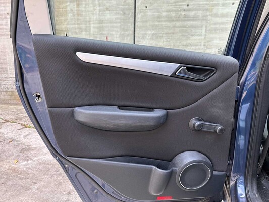 Mercedes-Benz B150 95kp 2006 B-Class (Original-NL), 09-SG-GB