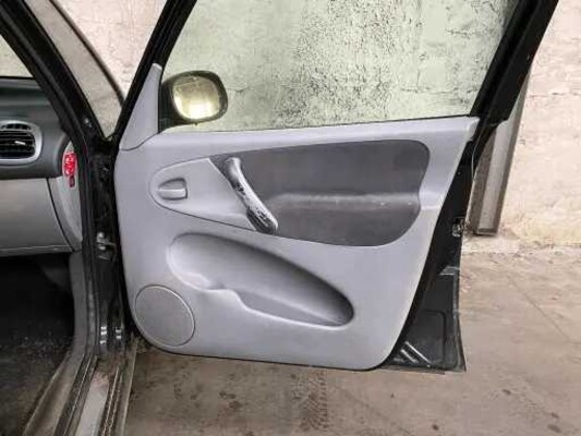 Citroen Xsara Picasso 1.6i Attraction (origineel-NL), 20-RN-RT