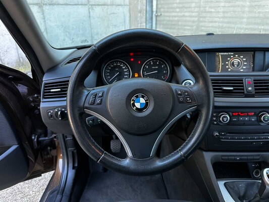 BMW X1 sDrive18i Executive 150pk 2010 (Origineel-NL), 94-LLB-1