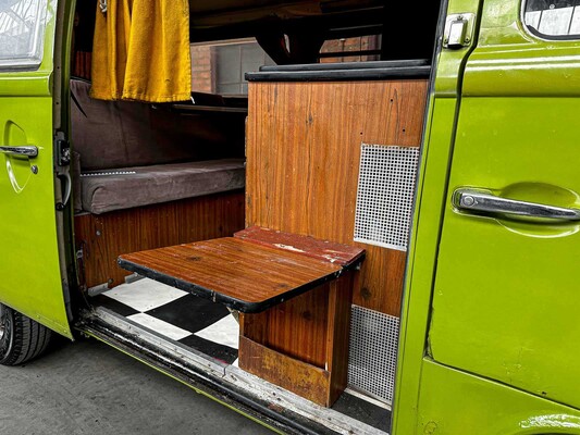 Volkswagen 23 Kampeerauto 1977, 00-SL-64 Camper
