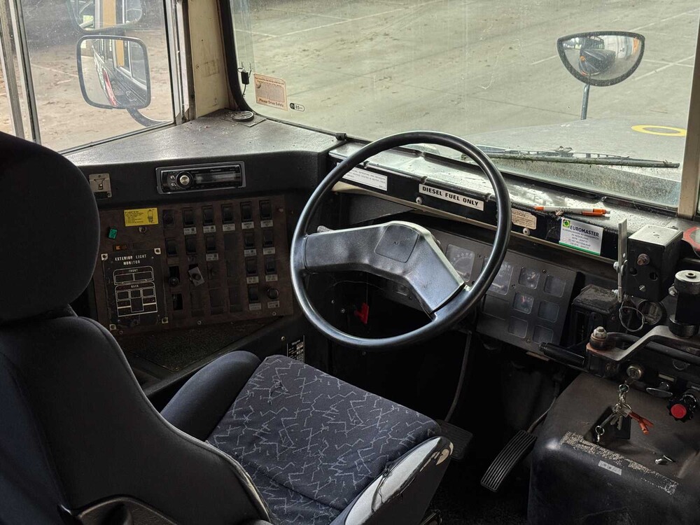 International 3700 Schoolbus 188pk 1999, BR-LH-18