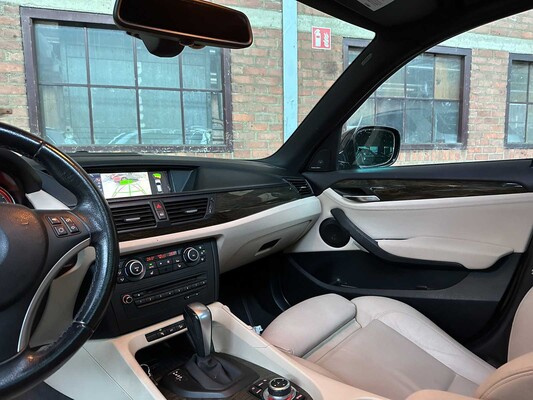 BMW X1 xDrive28i Executive 258pk 2009, 51-NVZ-9
