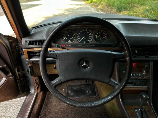 Mercedes-Benz SE W126 107pk 1982, X-916-HG