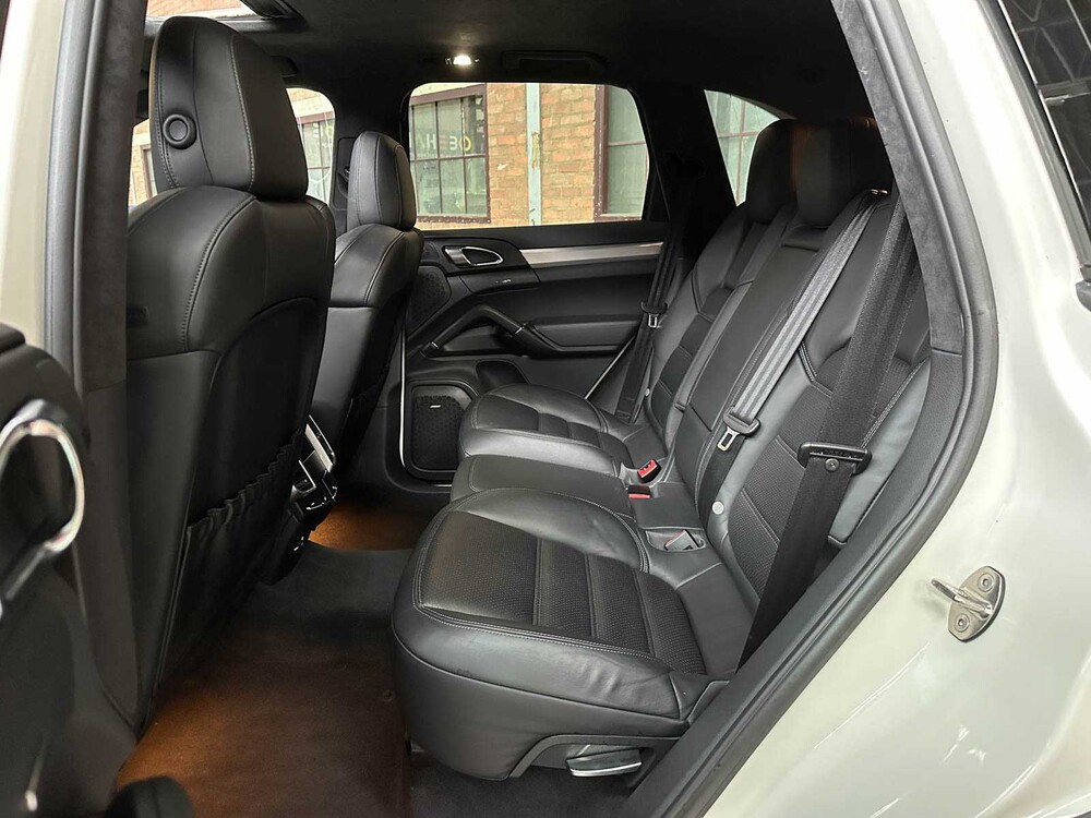 Porsche Cayenne Turbo 4.8 V8 500PK 2010 38.000KM!