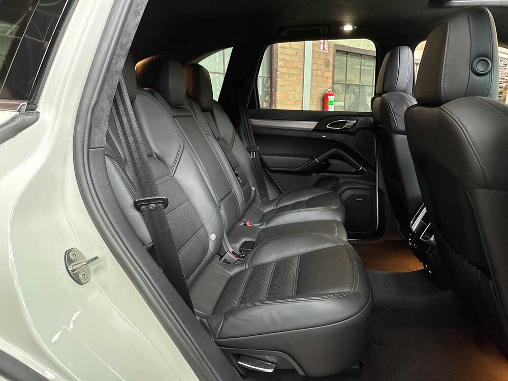 Porsche Cayenne Turbo 4.8 V8 500PK 2010 38.000KM!