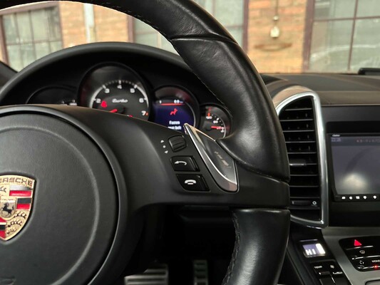 Porsche Cayenne Turbo 4.8 V8 500HP 2010 38,000KM!