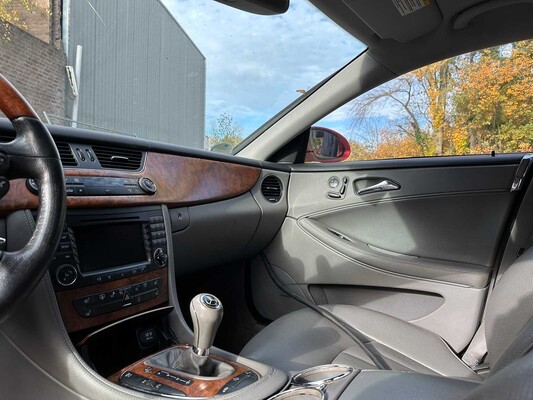 Mercedes-Benz CLS350 CGI 3.5 V6 293pk 2006 CLS-klasse, L-372-NV Youngtimer