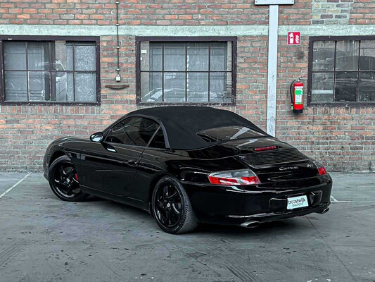 Porsche 911 Carrera 4 Cabriolet 3.6 996 320pk 2002 Youngtimer HANDGESCHAKELD