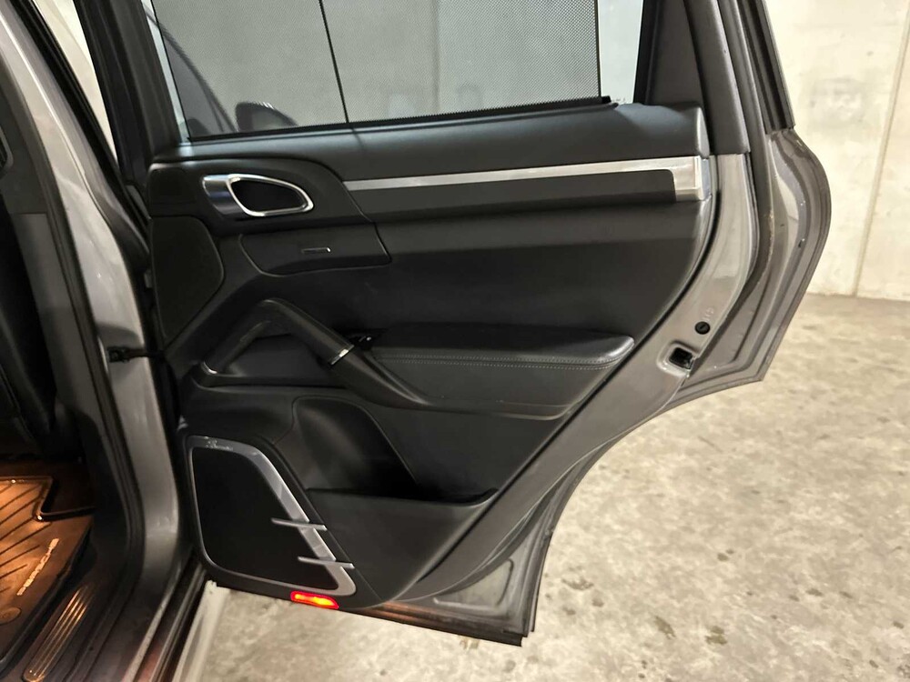 Porsche Cayenne Turbo 4.8 V8 500pk 2010, JF-108-D