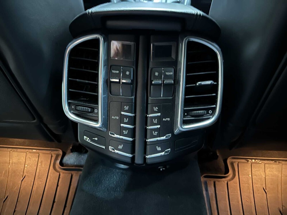 Porsche Cayenne Turbo 4.8 V8 500pk 2010, JF-108-D