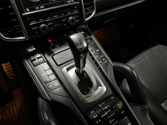 Porsche Cayenne Turbo 4.8 V8 500pk 2010, JF-108-D