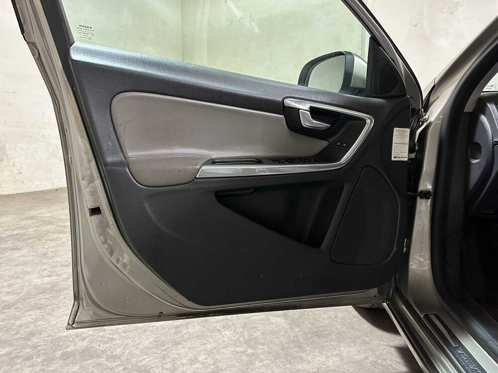 Volvo V60 1,6 D2 Kinetic 114 PS 2012 (Original-NL) Automatik, 24-XZL-6