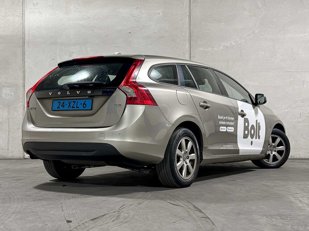 Volvo V60 1,6 D2 Kinetic 114 PS 2012 (Original-NL) Automatik, 24-XZL-6