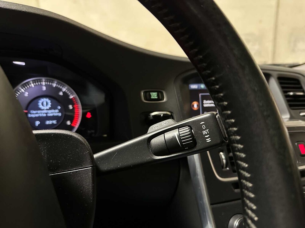 Volvo V60 1,6 D2 Kinetic 114 PS 2012 (Original-NL) Automatik, 24-XZL-6