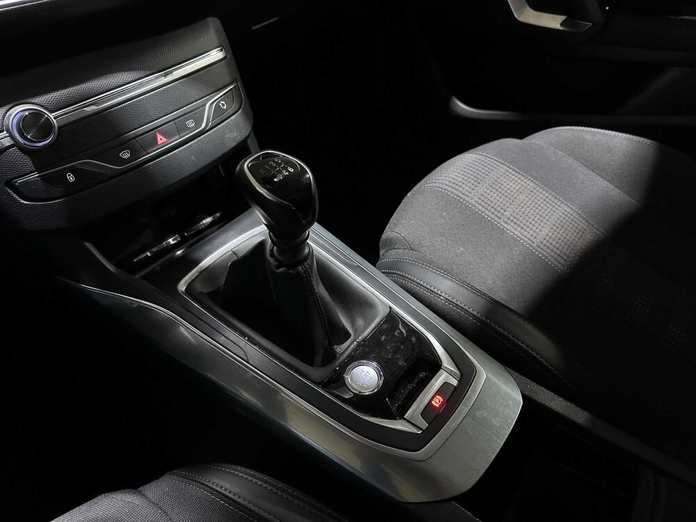 Peugeot 308 SW 1.2 PureTech Blue Lease Premium 5D 131pk 2020 (Origineel-NL), H-199-PD